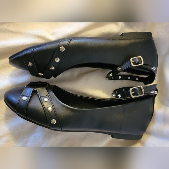 New studded strap, buckle around the ankle, ballet flats, from Shein - Picture 4 of 10